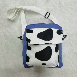 BOLSA SHOULDER BAG ESTILOSA ESTAMPA DE VAQUINHA/ VACA